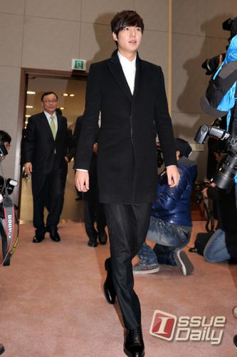 李敏镐身高,眼睛到一米七身高是多少,本文共(1749字) 李敏镐身高,眼睛到一米七身高是多少,本文共(1749字)