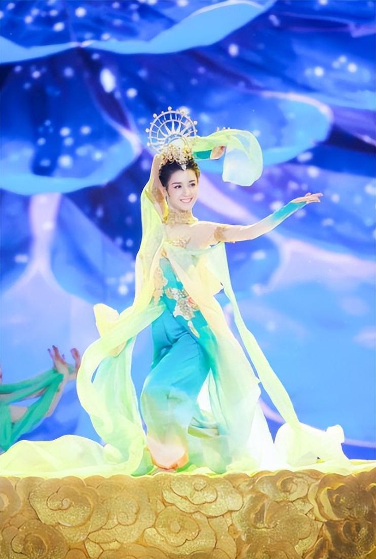 新疆明星美女有哪些(娱乐圈的五大维吾尔族美女)