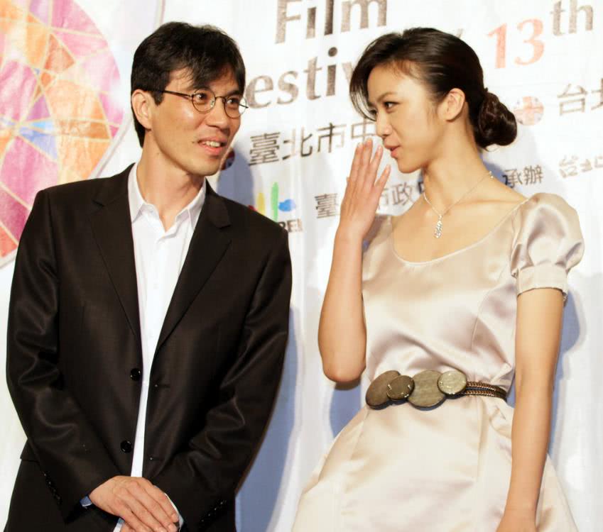 汤唯和金泰勇怎么认识的(演员汤唯与金泰勇的爱情故事)