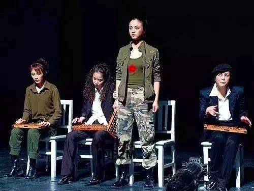 汤唯和金泰勇怎么认识的(演员汤唯与金泰勇的爱情故事)