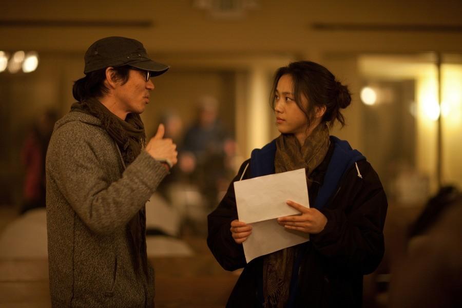 汤唯和金泰勇怎么认识的(演员汤唯与金泰勇的爱情故事)