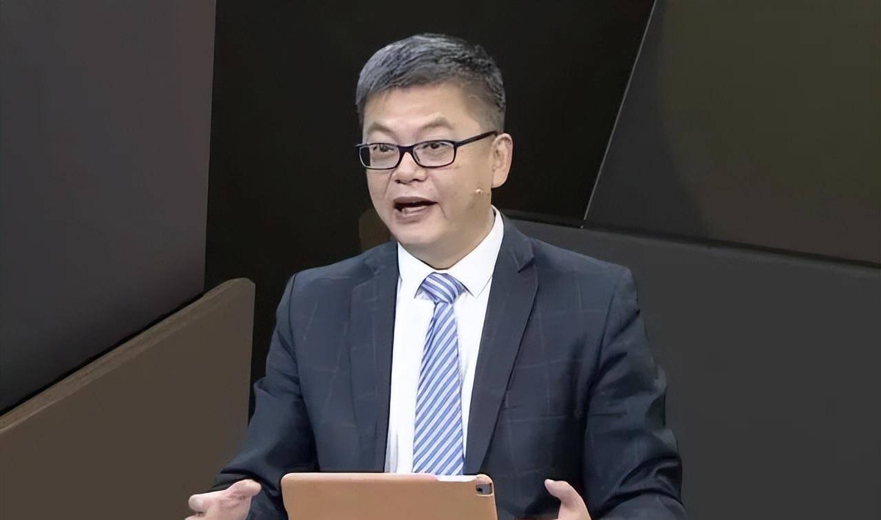 柴静怎么了（央视主持人柴静跌落神坛原因）