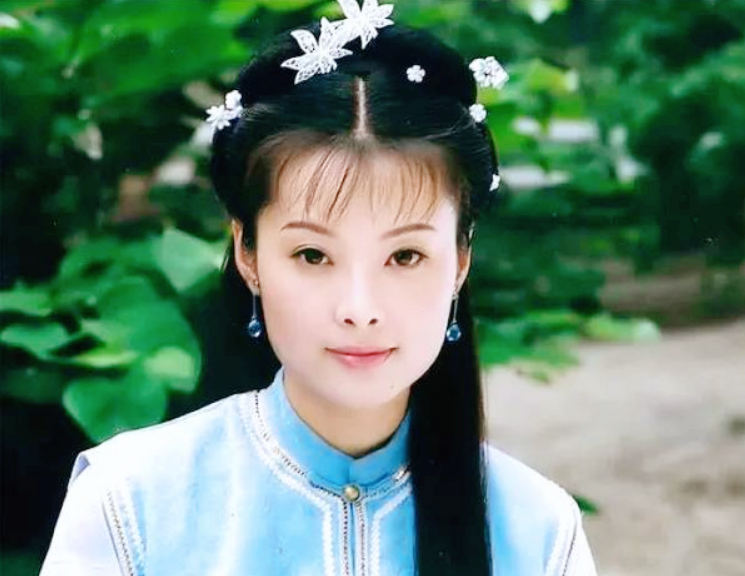 演员袁立有几段感情(大美女袁立的恋情经历)