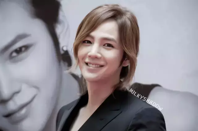 张根硕暗恋的女搭档是谁（张根硕公开承认暗恋文根英）