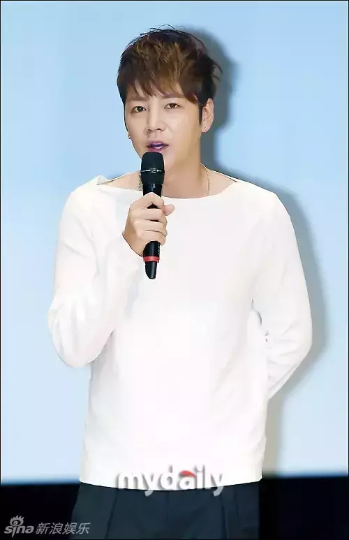 张根硕暗恋的女搭档是谁（张根硕公开承认暗恋文根英）