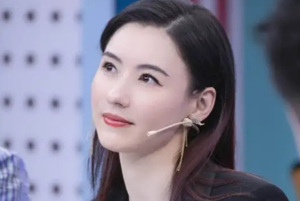 张柏芝的现任丈夫是谁（演员张柏芝的未婚男友何孟怀）