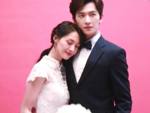 郑爽杨洋十指紧扣逛街视频(2020杨洋和郑爽在一起了吗)