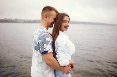 ​女生潜意识喜欢一个人表现(一个女人，有这些行为)