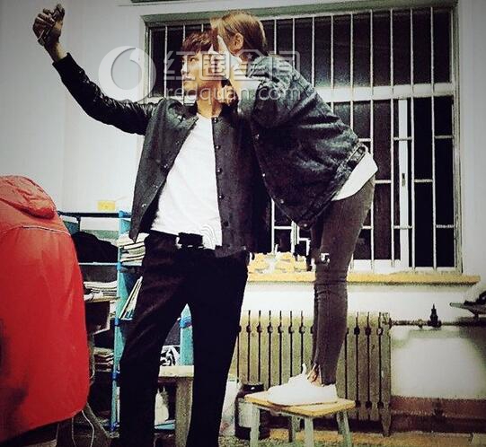 赵瑛昊家里有钱吗 赵瑛昊怎么赚钱的