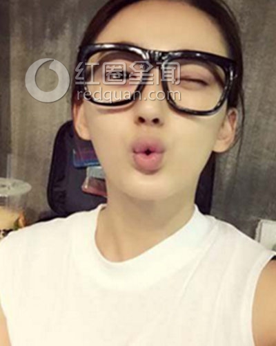 艾晓琪的胸大吗 艾晓琪的胸饱满吗