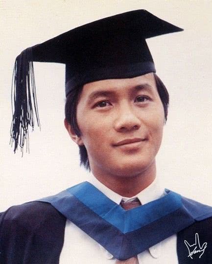 许冠杰个人资料写真作品