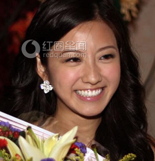 陈自瑶王浩信离婚了吗 陈自瑶出柜为什么结婚