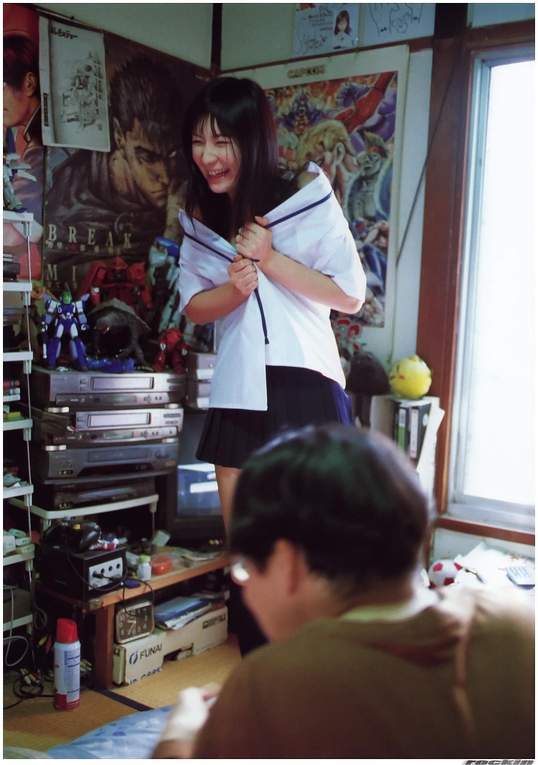 仲村美羽个人资料写真作品