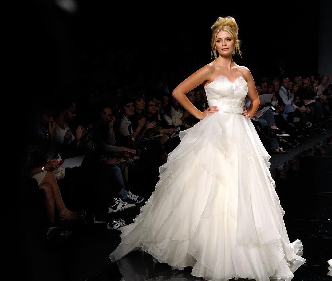 米莎·巴顿个人资料写真作品