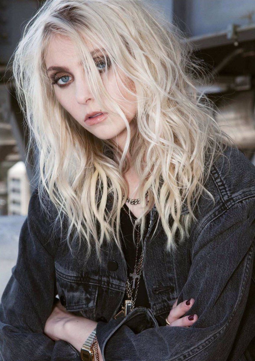 泰勒·摩森个人资料写真作品