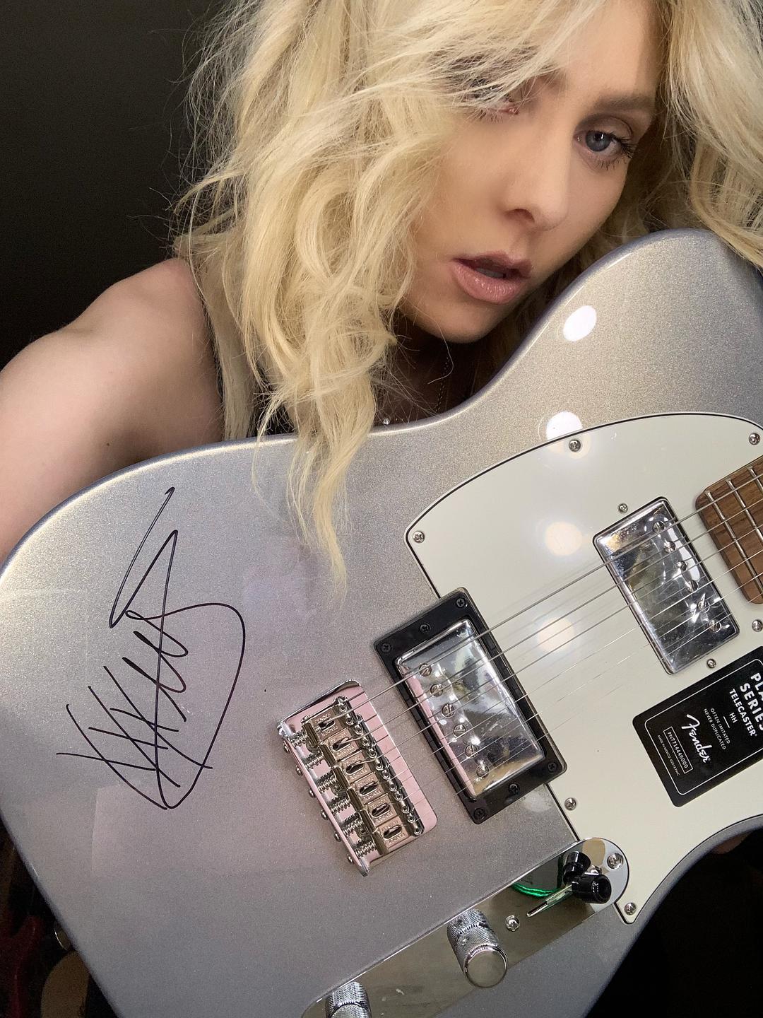 泰勒·摩森个人资料写真作品