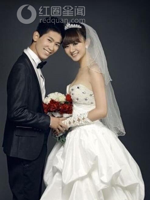 周戈楠和赵本山的关系 周弋楠内衣写真