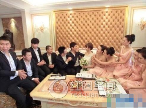 周戈楠和赵本山的关系 周弋楠内衣写真