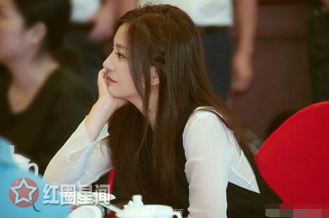 揭秘张艺谋为何不喜欢赵薇 赵薇侧颜美艳动人仙女下凡