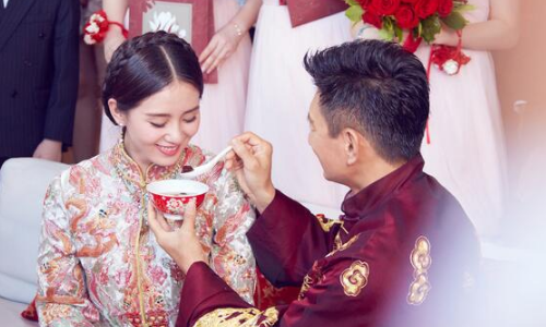 吴奇隆刘诗诗差几岁 吴奇隆回忆追刘诗诗两人咋在一起的