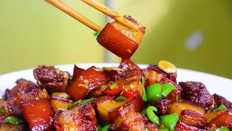 家庭做红烧肉的步骤(难怪饭店的红烧肉那么好吃)