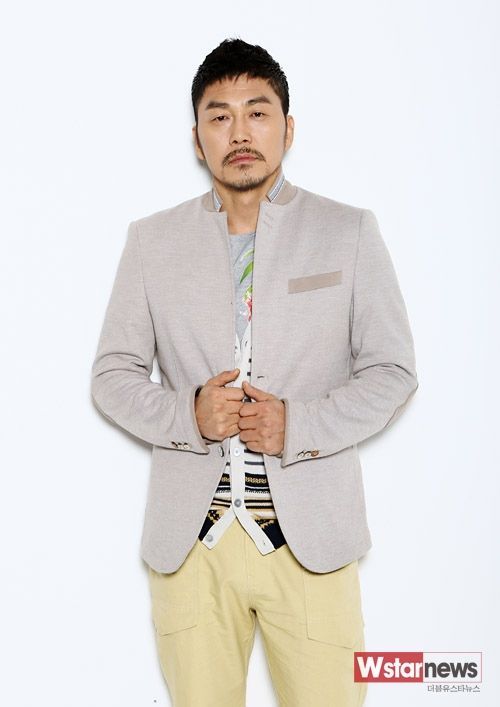 金英浩个人资料写真作品