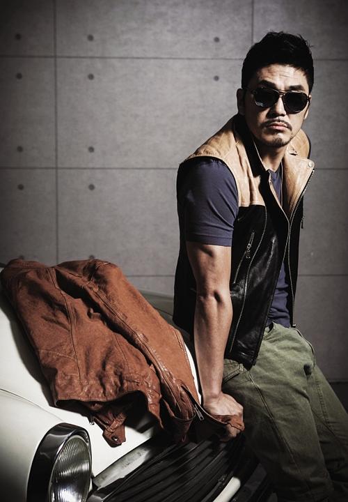 金英浩个人资料写真作品