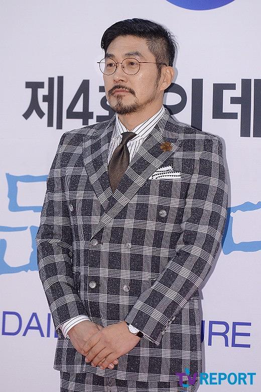 金英浩个人资料写真作品