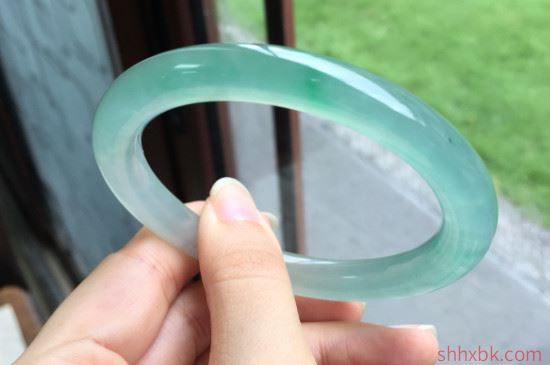 女人戴玉镯对身体有什么好处