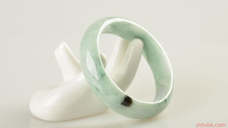 女人戴玉镯对身体有什么好处