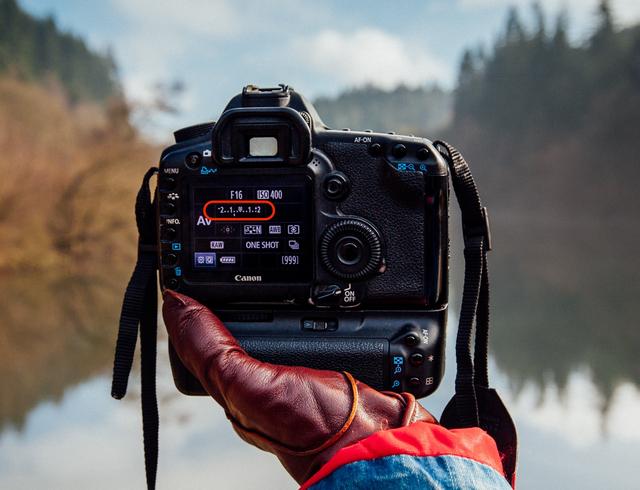 相机光圈范围多少合适（相机里的曝光标尺）(2)