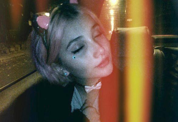 阿曼达·阿库里个人资料写真作品