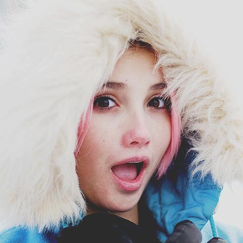 阿曼达·阿库里个人资料写真作品