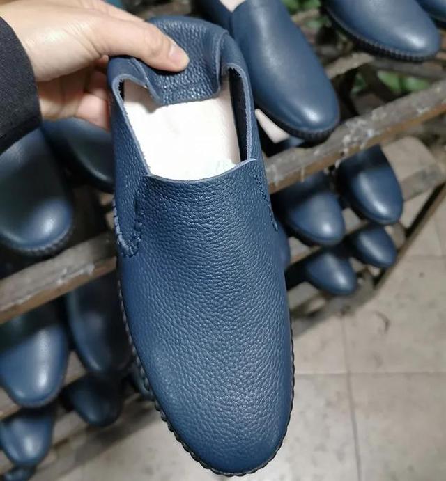 头层牛皮是什么意思（一知半解 头层牛皮鞋面料认知多少）(1)