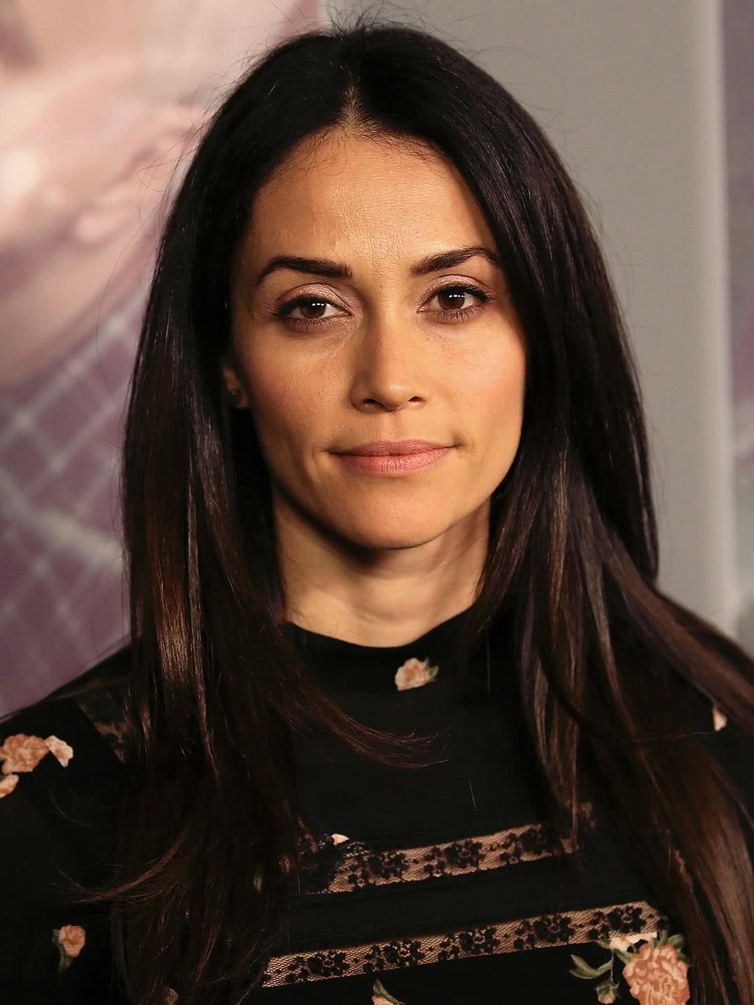 费尔南达·安德拉德个人资料写真作品