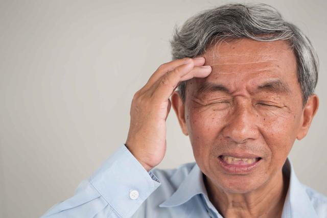 脑梗的初期预兆是什么反应(身体或有6个症状表现)(2)