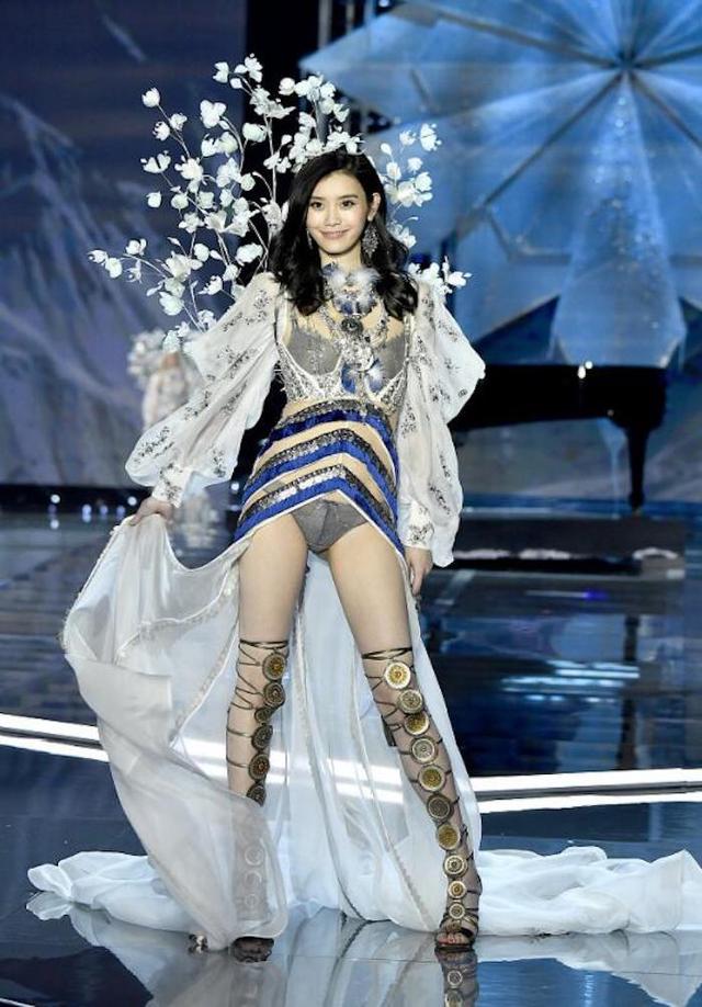 奚梦瑶为什么再上维密（尬聊别质疑维密）(1)