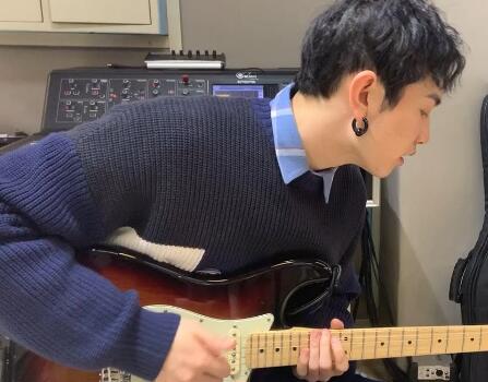 蒙面唱将猜猜猜颜人中是哪一期