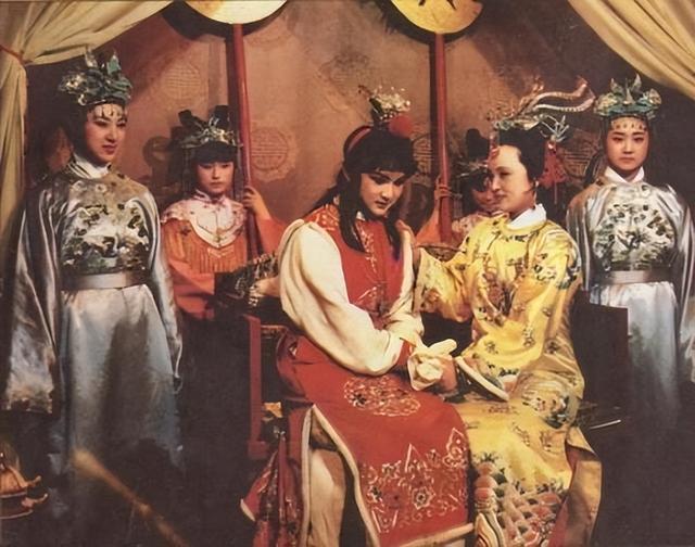 贾元春为什么被绞杀(贾元春究竟是怎么死的)(7)