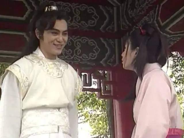 一部很老的古装武侠电视剧（这部武侠剧红极一时）(29)