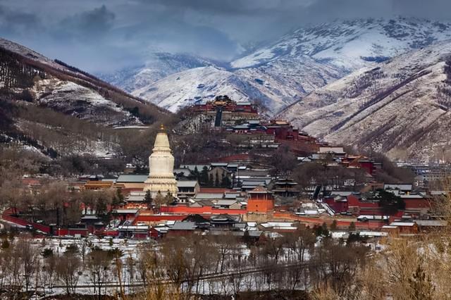 一部很老的古装武侠电视剧（这部武侠剧红极一时）(5)