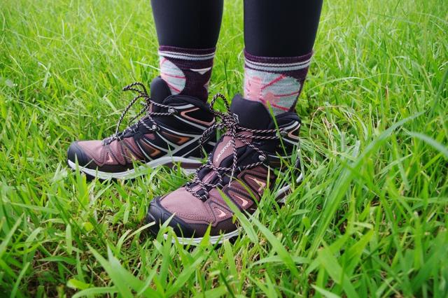 户外游玩配什么装备好(户外活动出行前装备指南)(2)