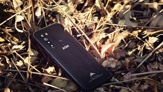 户外必备的三防手机（谁说现在的手机不结实）(8)