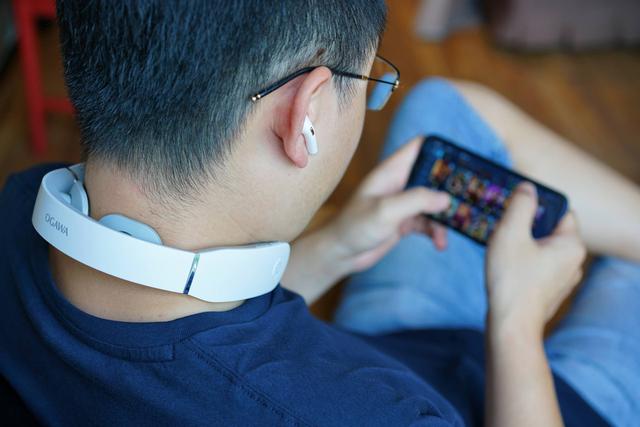 倍思蓝牙耳机e8 测评(售价不到两百但我要说)(12)