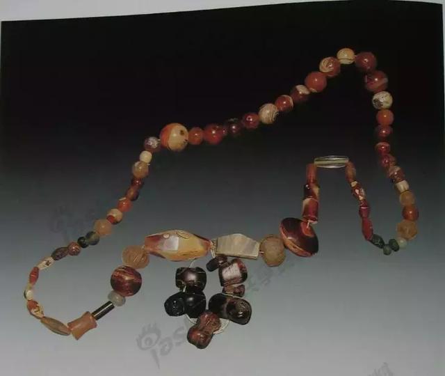 世界上最珍贵的琥珀有哪几种(琥珀在历史长河中留下了哪些痕迹)(6)