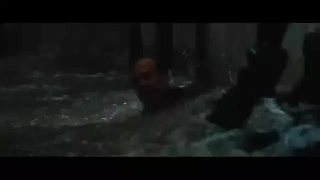 半夜不要照镜子后果很严重(半夜照镜子真的很邪门)(75)