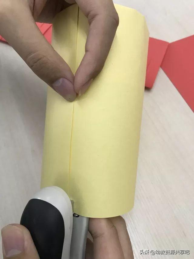 做元宵节的灯笼手工简单又漂亮(元宵节必备纸艺小灯笼手工制作)(9)