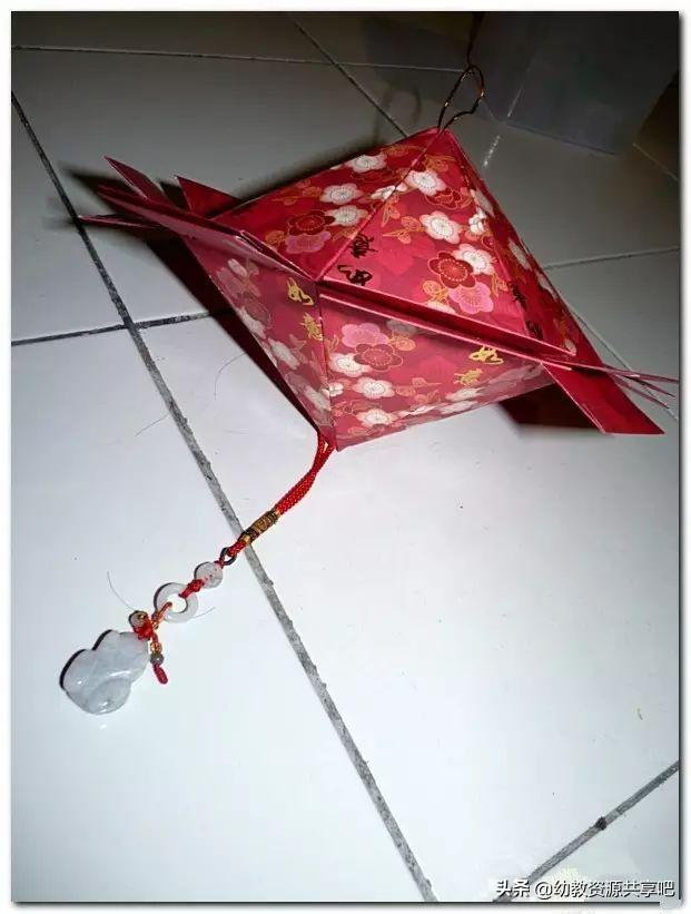 做元宵节的灯笼手工简单又漂亮(元宵节必备纸艺小灯笼手工制作)(59)