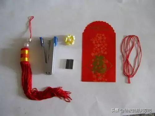 做元宵节的灯笼手工简单又漂亮(元宵节必备纸艺小灯笼手工制作)(48)