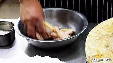 简单的自制可乐鸡翅的做法(这才是可乐鸡翅的家常做法)(3)